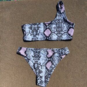 SHEIN TWO PIECE BATHING SUIT